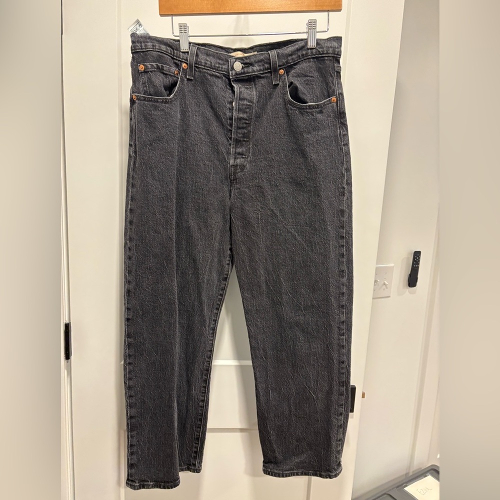 Levi Ribcage Straight Ankle Jean